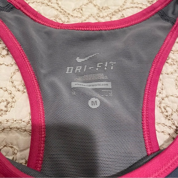 Nike Dri-Fit Women’s Workout Tank Top - Picture 6 of 9